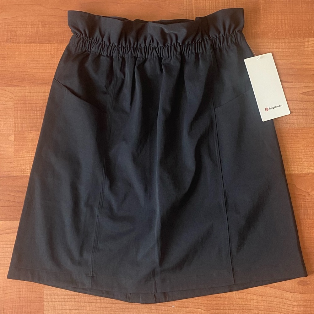 Lululemon - Trip Taker Skirt - Size 8 - Black